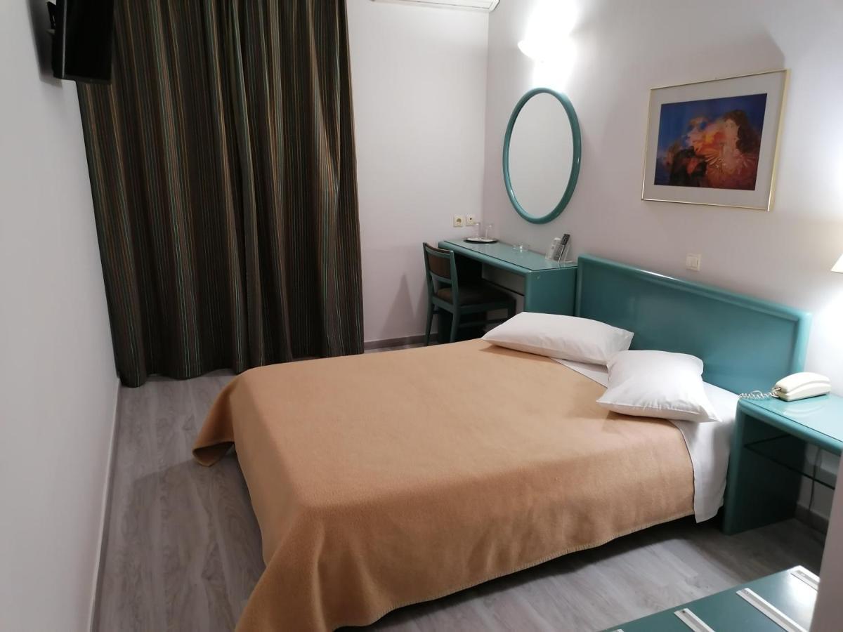 Hotel Galaxias Агринион Екстериор снимка