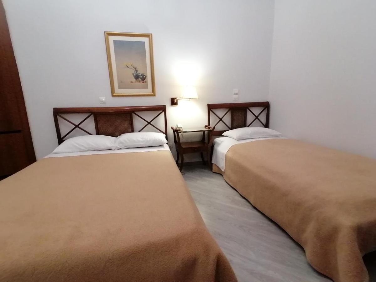 Hotel Galaxias Агринион Екстериор снимка