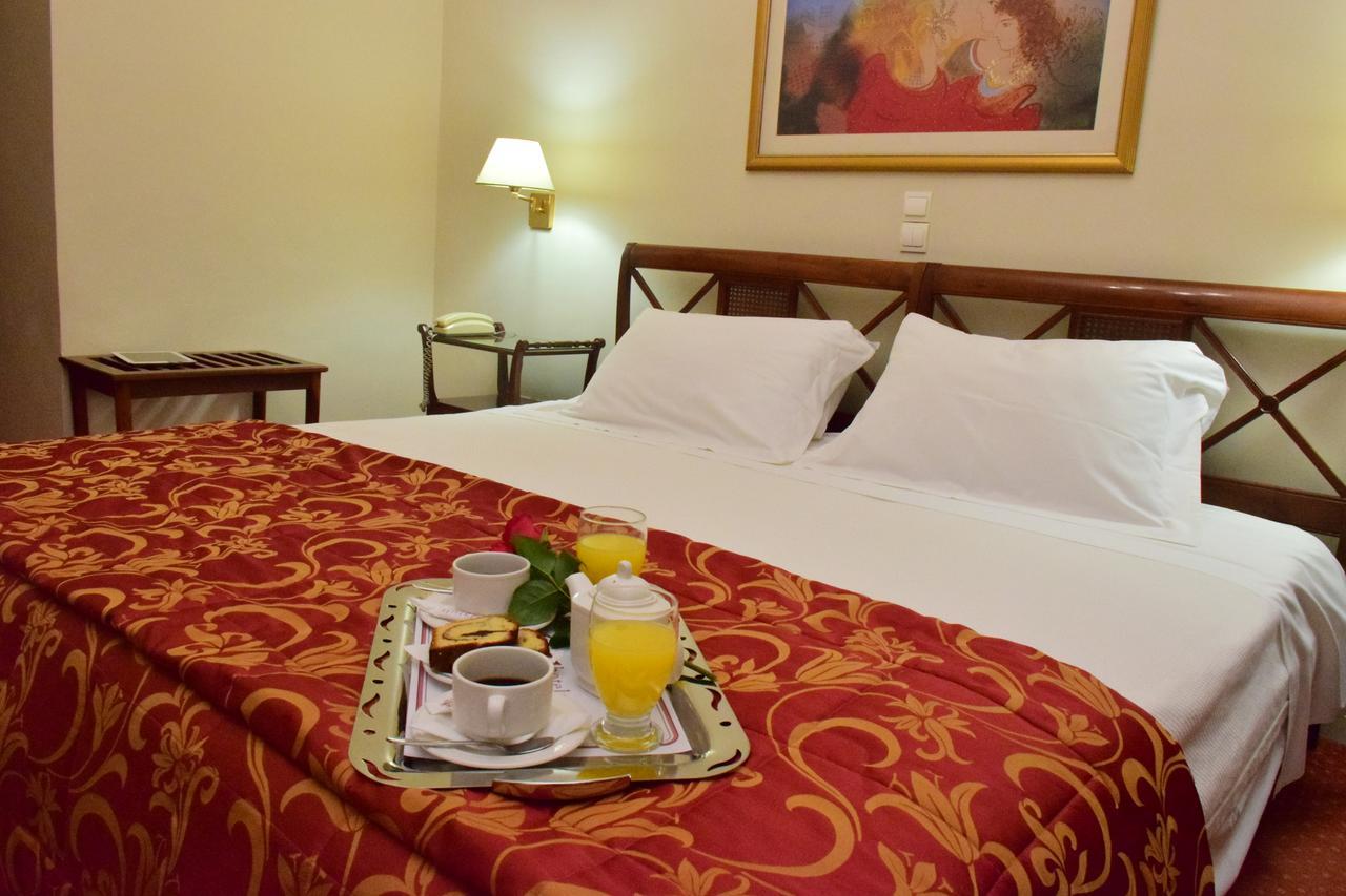 Hotel Galaxias Агринион Екстериор снимка