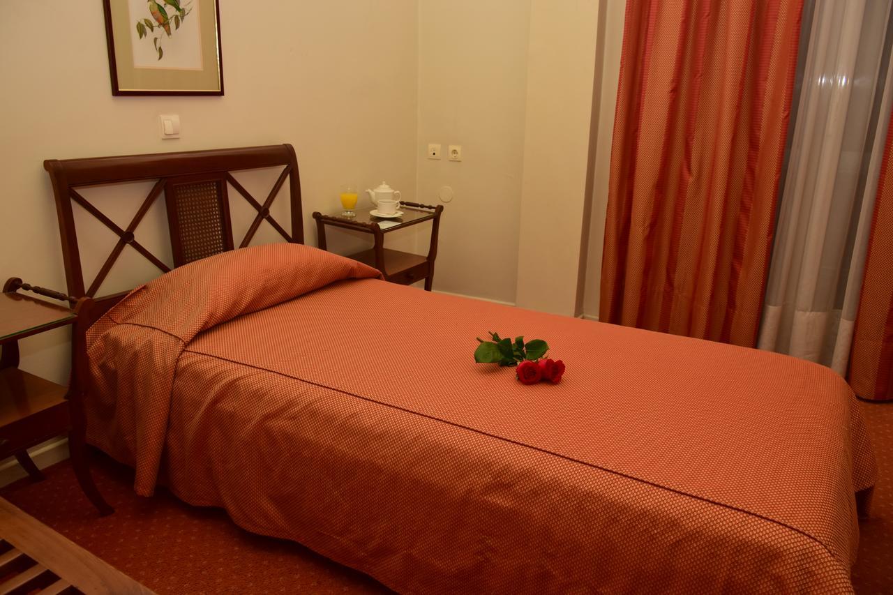 Hotel Galaxias Агринион Екстериор снимка
